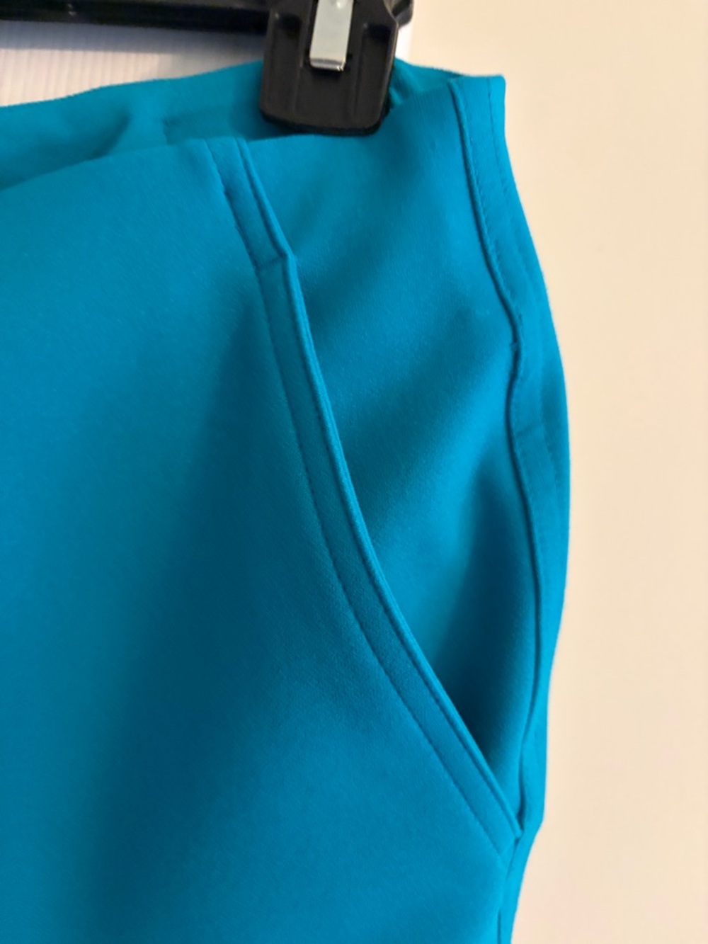 Rachel Zoe Bright Teal Cropped Slim Pants - Picture 3 of 3